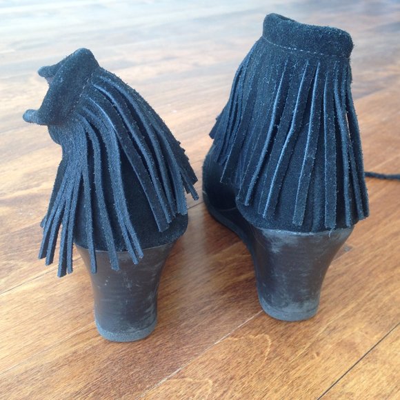 Minnetonka - Black Lace-Up Fringe Wedge Booties - Picture 8 of 8